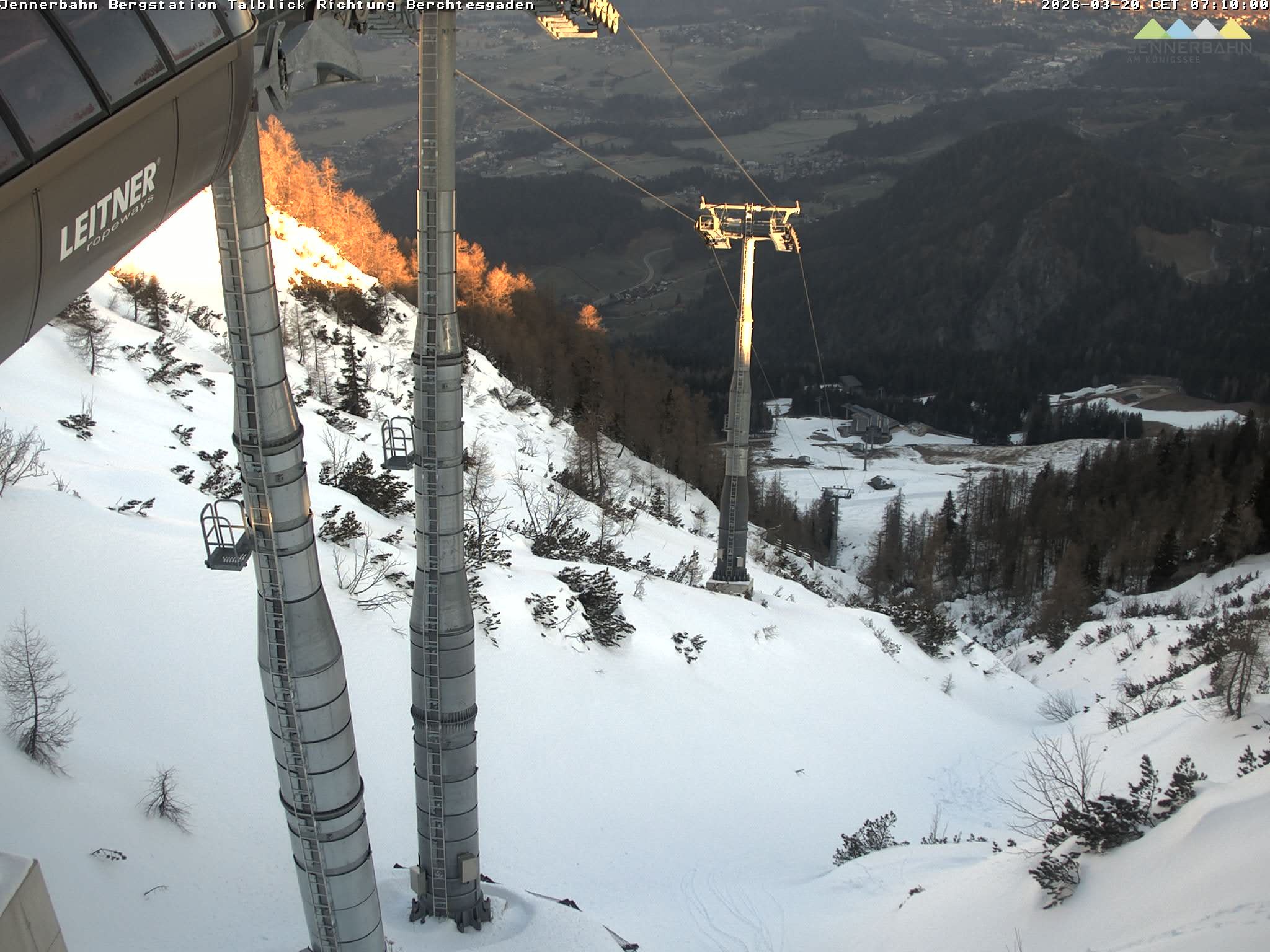 Archiv Foto Webcam Jenner - Blick ins Tal Gondelstation