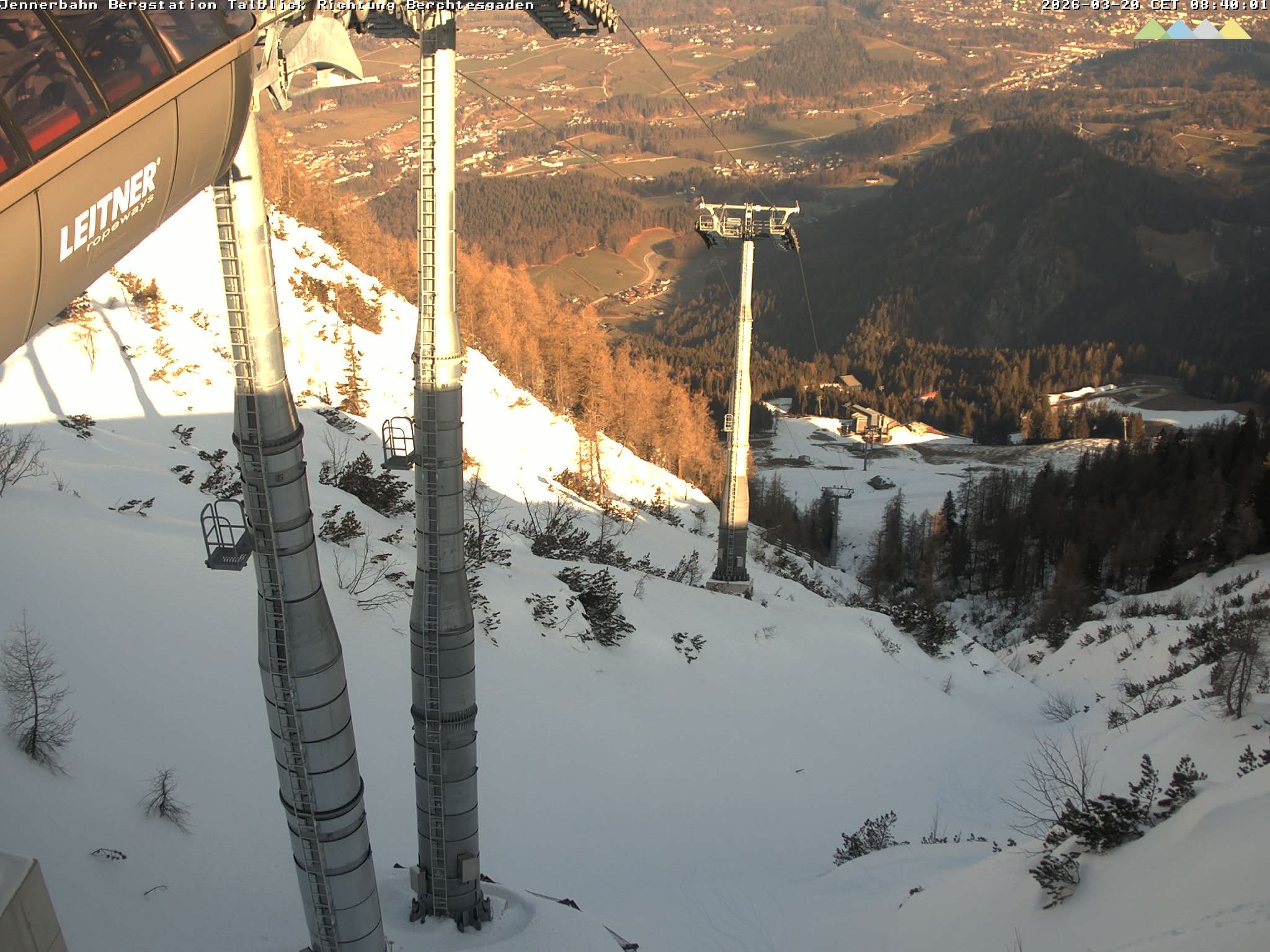 Archiv Foto Webcam Jenner - Blick ins Tal Gondelstation