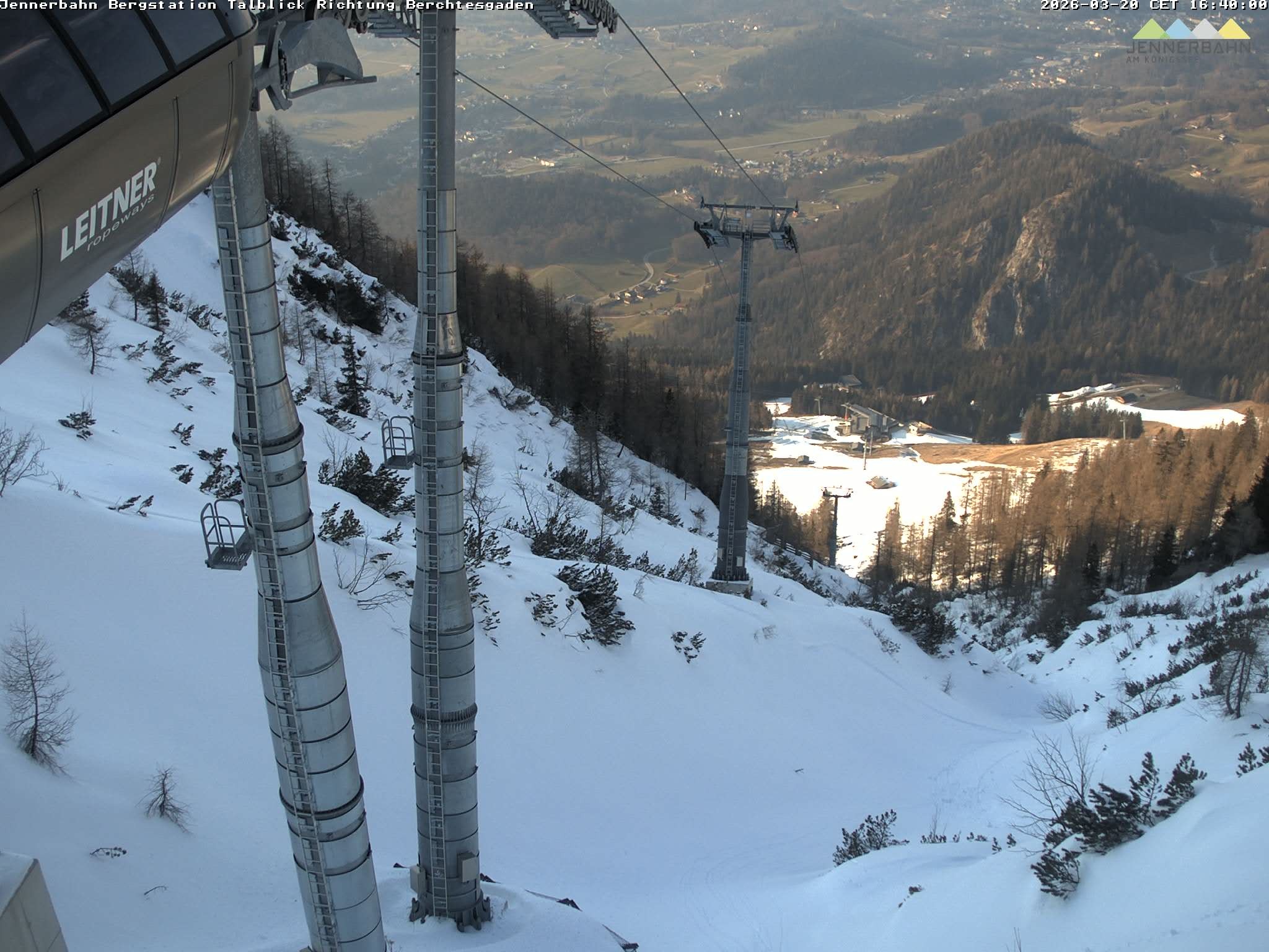 Archiv Foto Webcam Jenner - Blick ins Tal Gondelstation