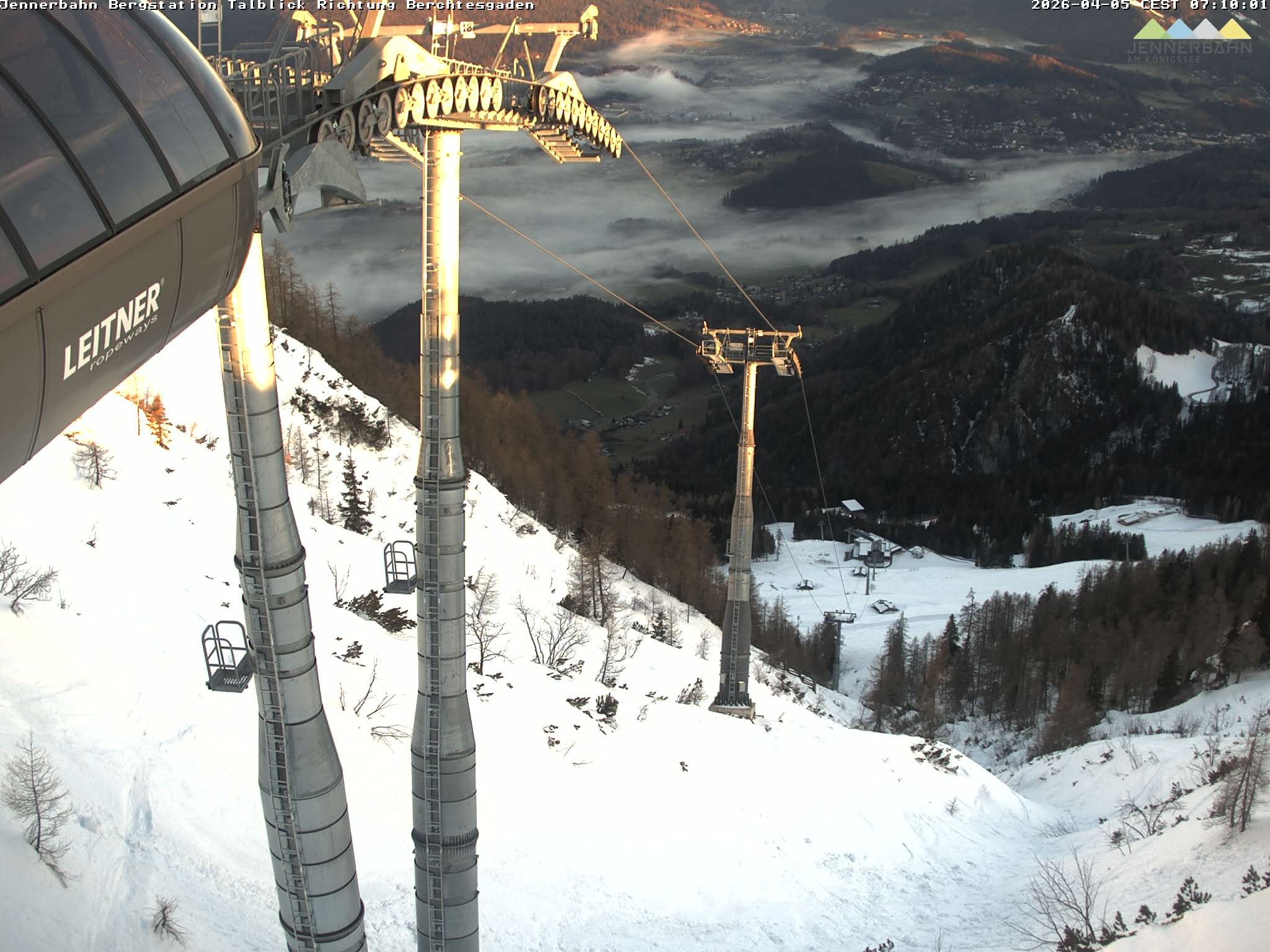 Archived image Webcam Jenner mountain - Valley View Cable Car