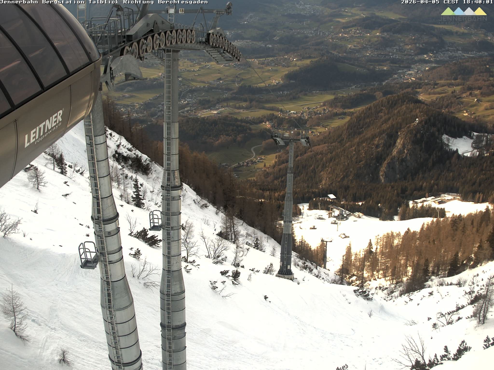 Archiv Foto Webcam Jenner - Blick ins Tal Gondelstation