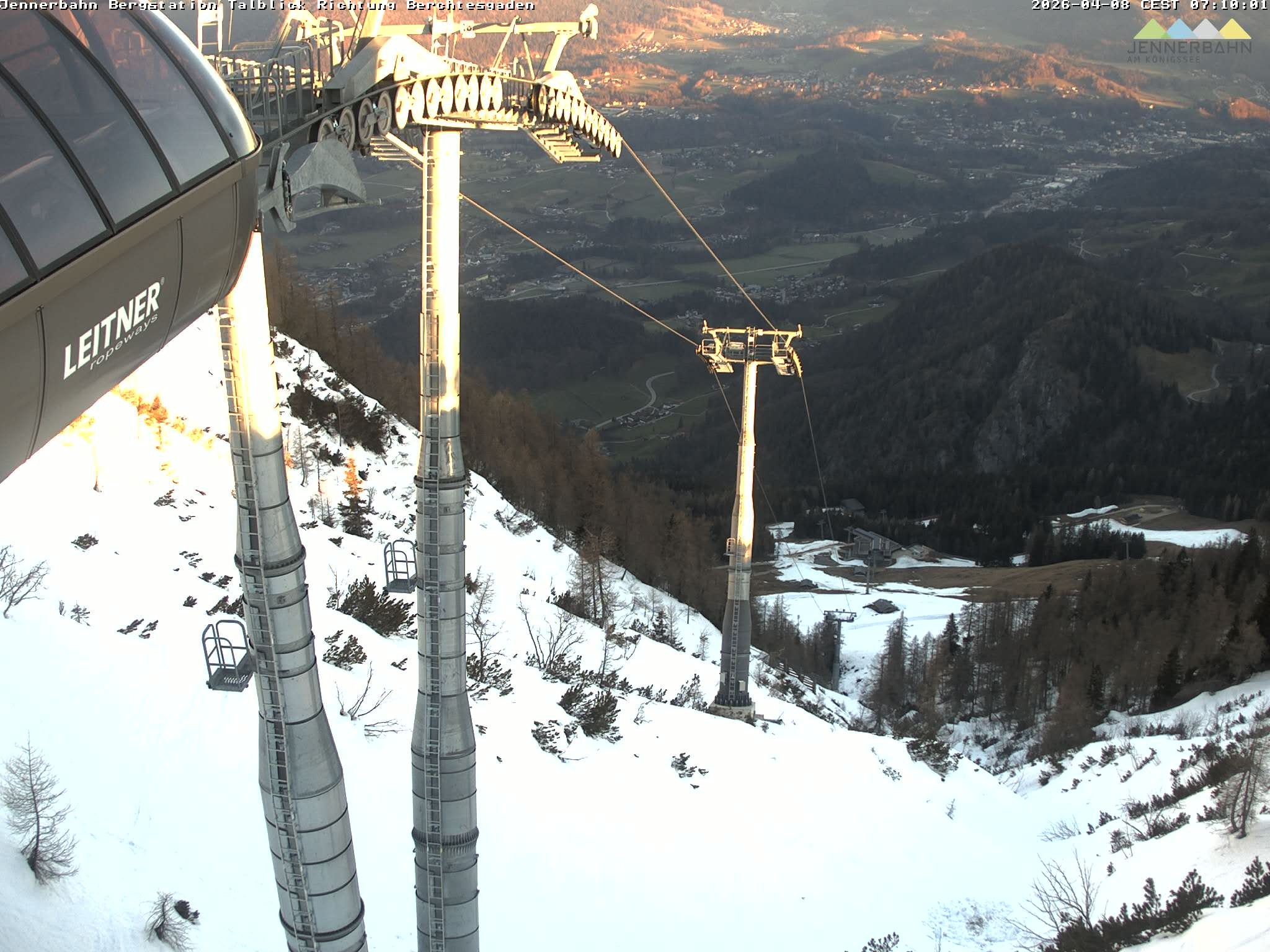 Archiv Foto Webcam Jenner - Blick ins Tal Gondelstation