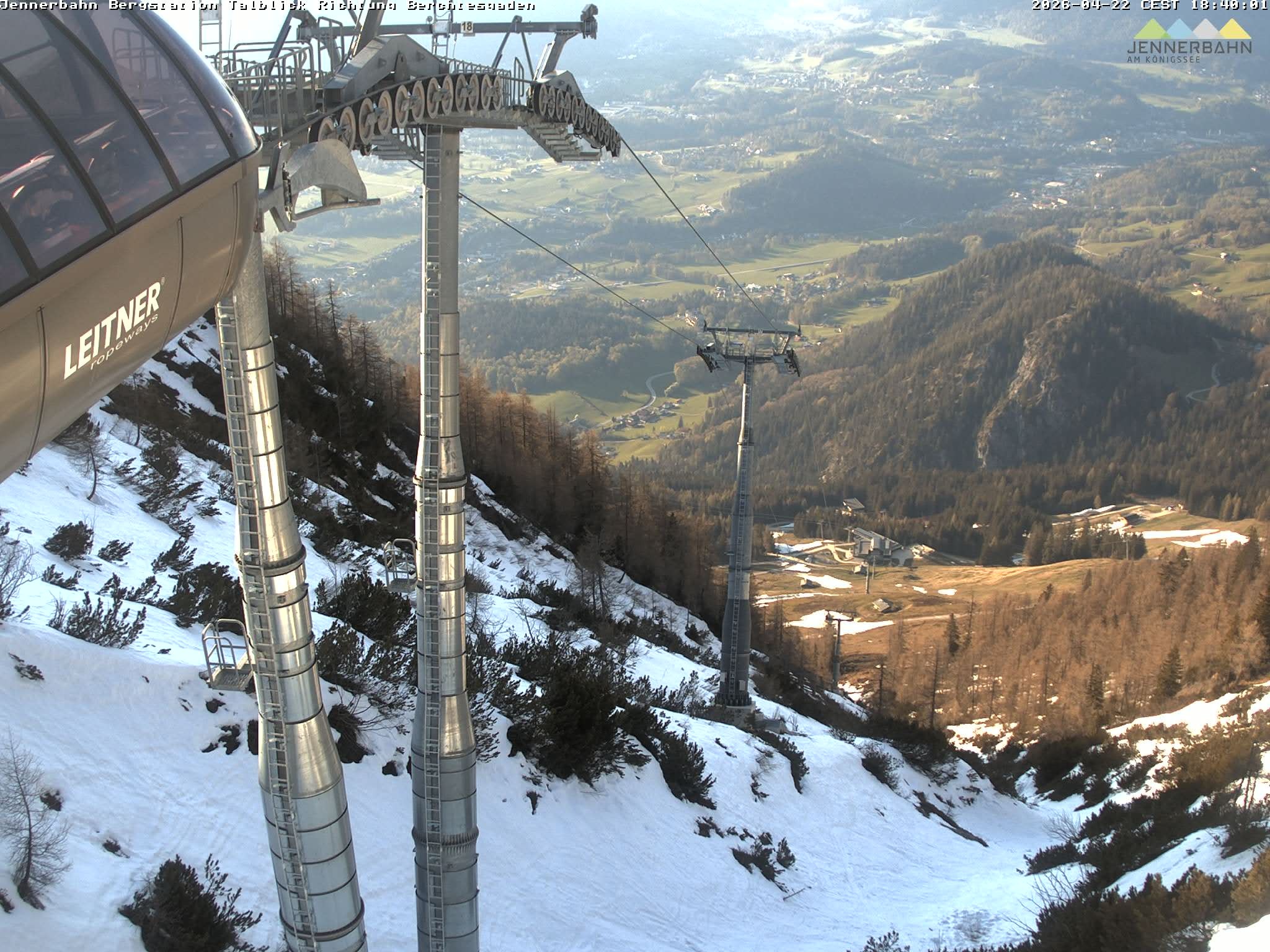 Archiv Foto Webcam Jenner - Blick ins Tal Gondelstation