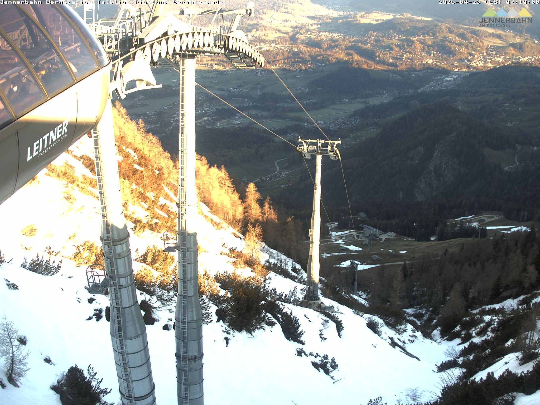 Archiv Foto Webcam Jenner - Blick ins Tal Gondelstation