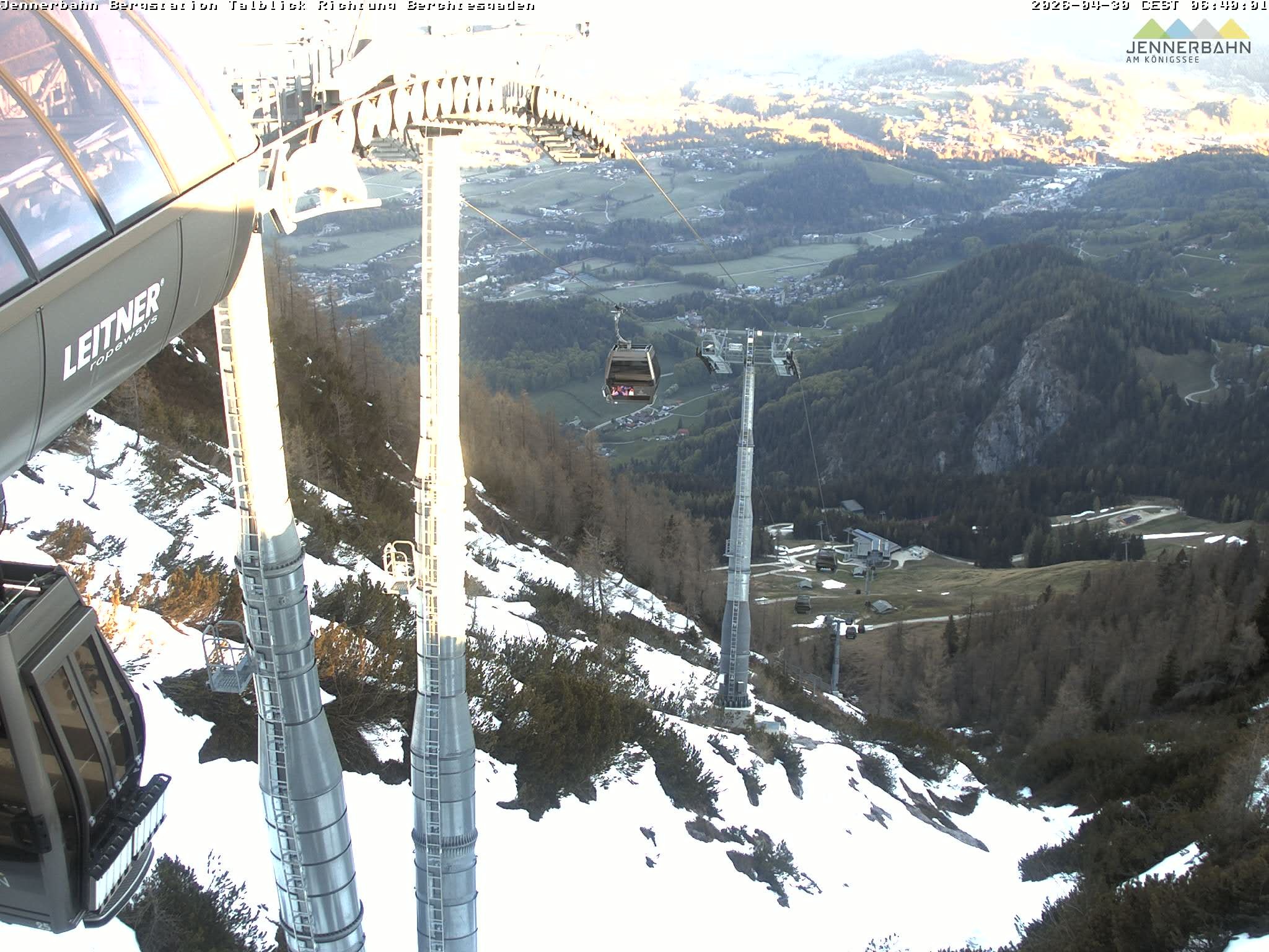 Archiv Foto Webcam Jenner - Blick ins Tal Gondelstation
