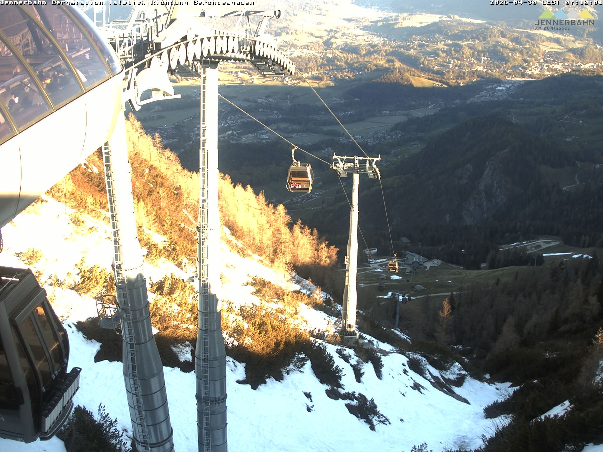 Archiv Foto Webcam Jenner - Blick ins Tal Gondelstation