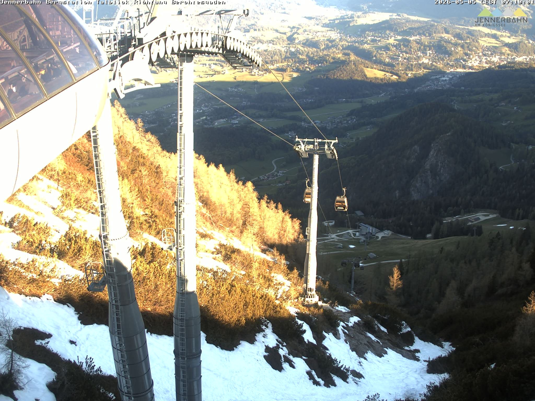Archived image Webcam Jenner mountain - Valley View Cable Car