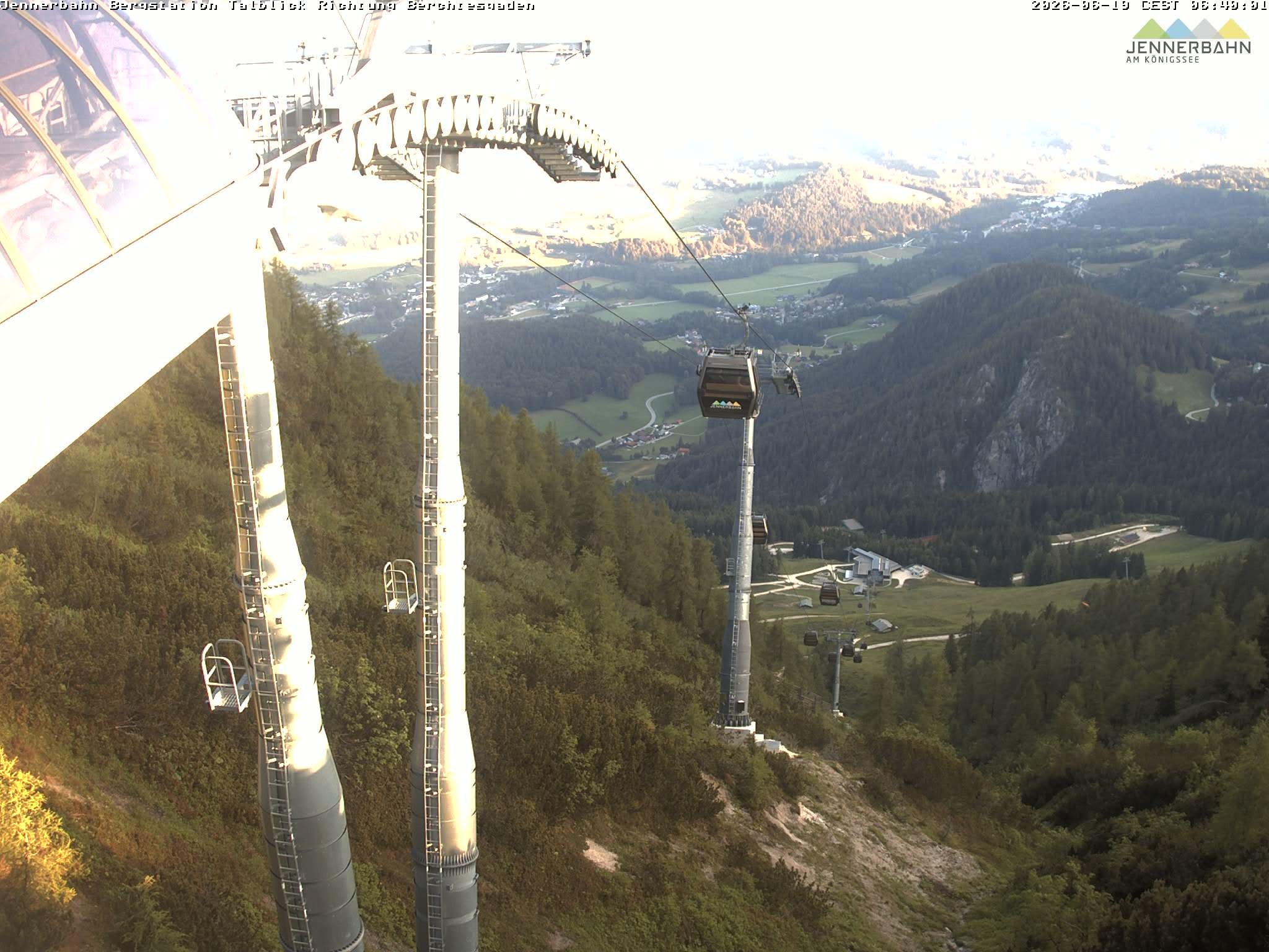 Archiv Foto Webcam Jenner - Blick ins Tal Gondelstation