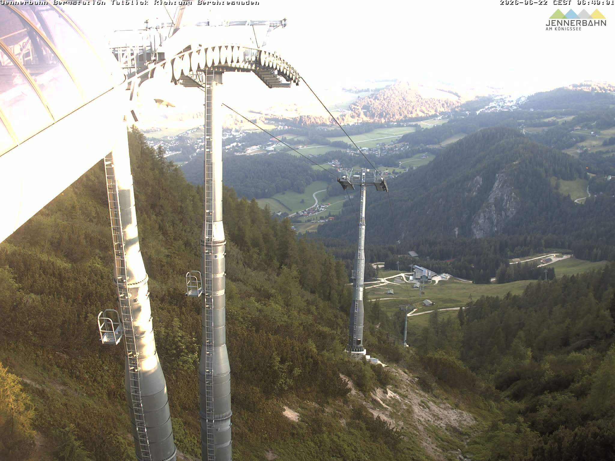 Archiv Foto Webcam Jenner - Blick ins Tal Gondelstation
