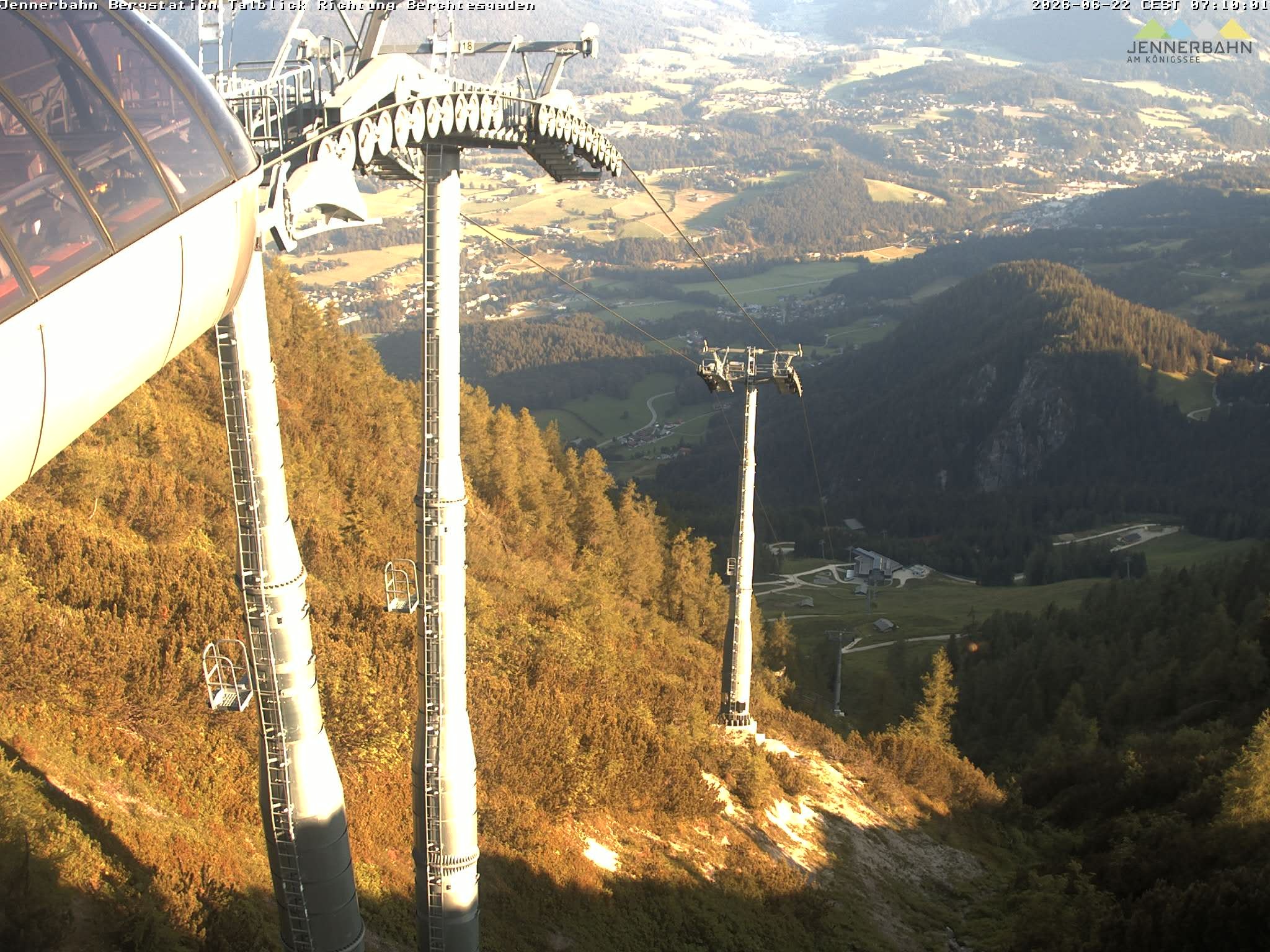 Archived image Webcam Jenner mountain - Valley View Cable Car
