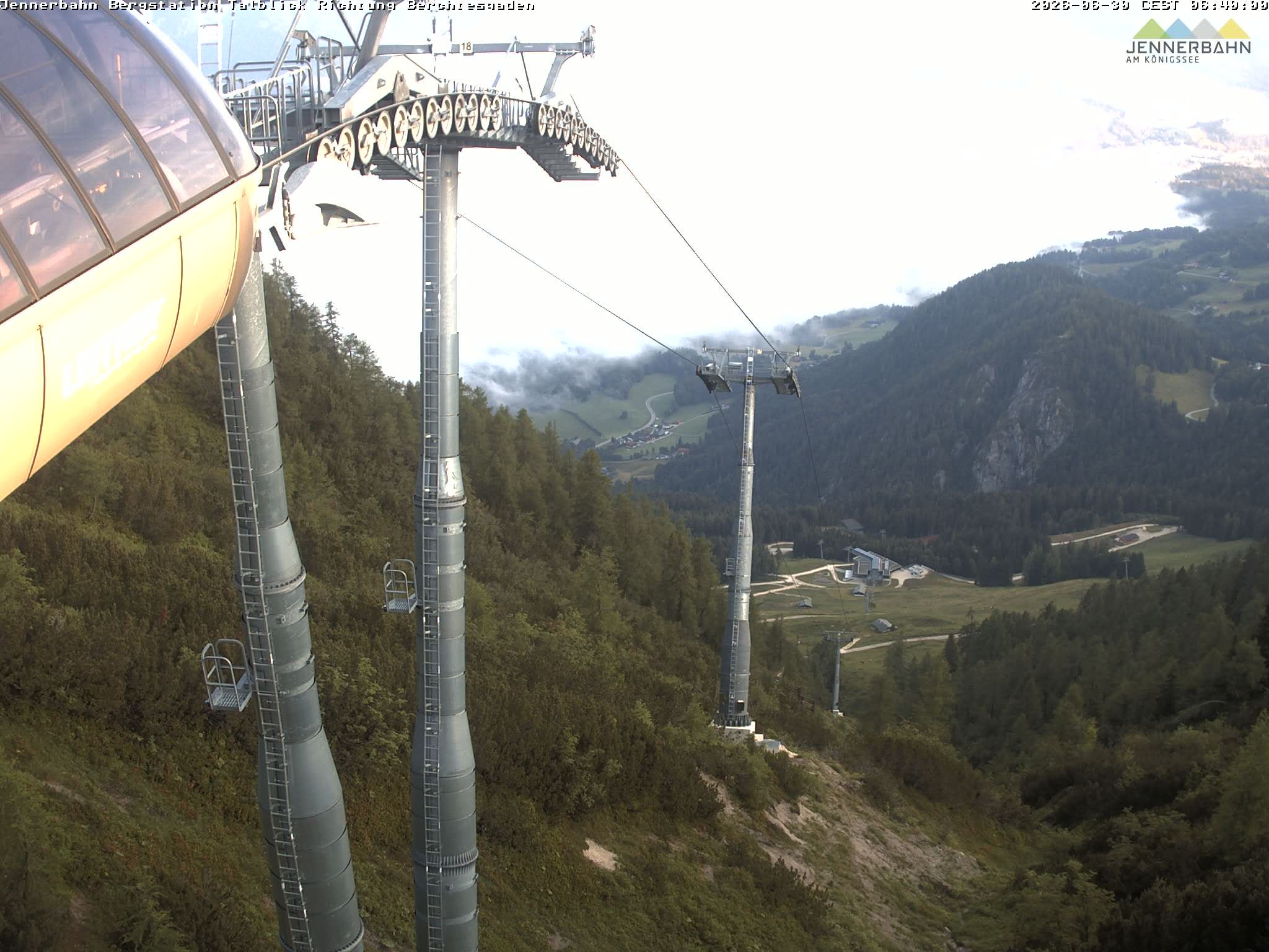 Archiv Foto Webcam Jenner - Blick ins Tal Gondelstation