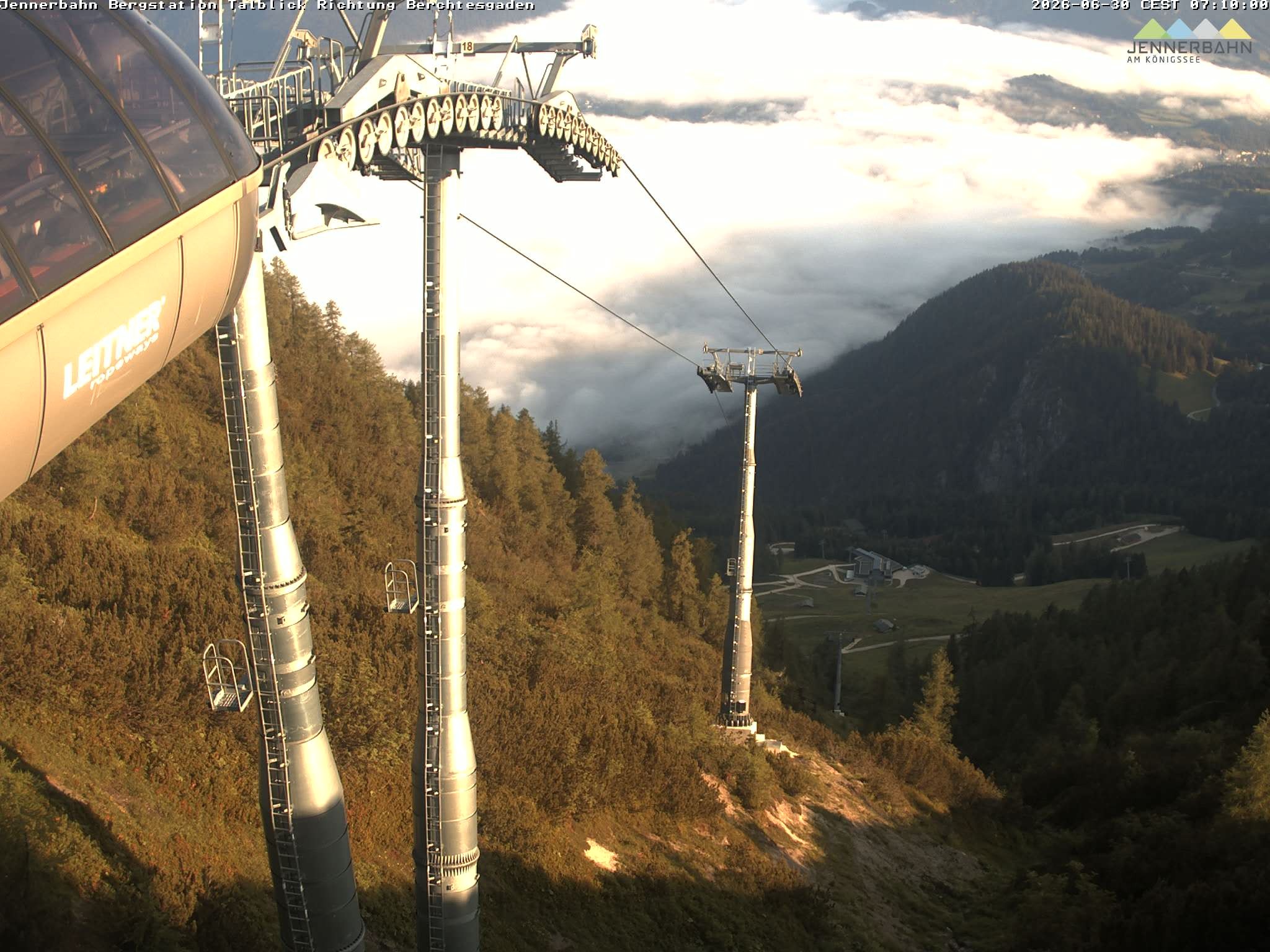 Archiv Foto Webcam Jenner - Blick ins Tal Gondelstation