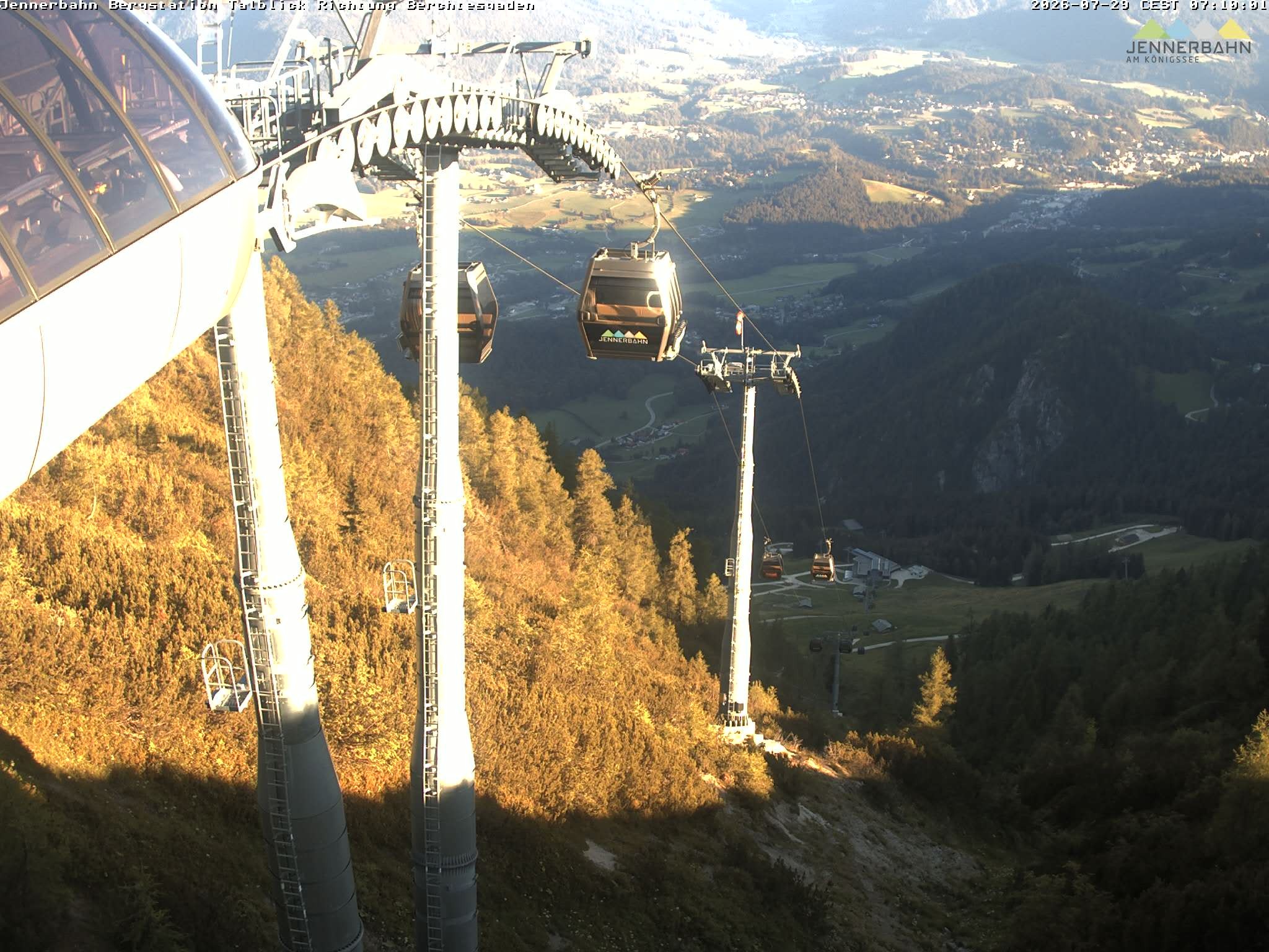 Archiv Foto Webcam Jenner - Blick ins Tal Gondelstation
