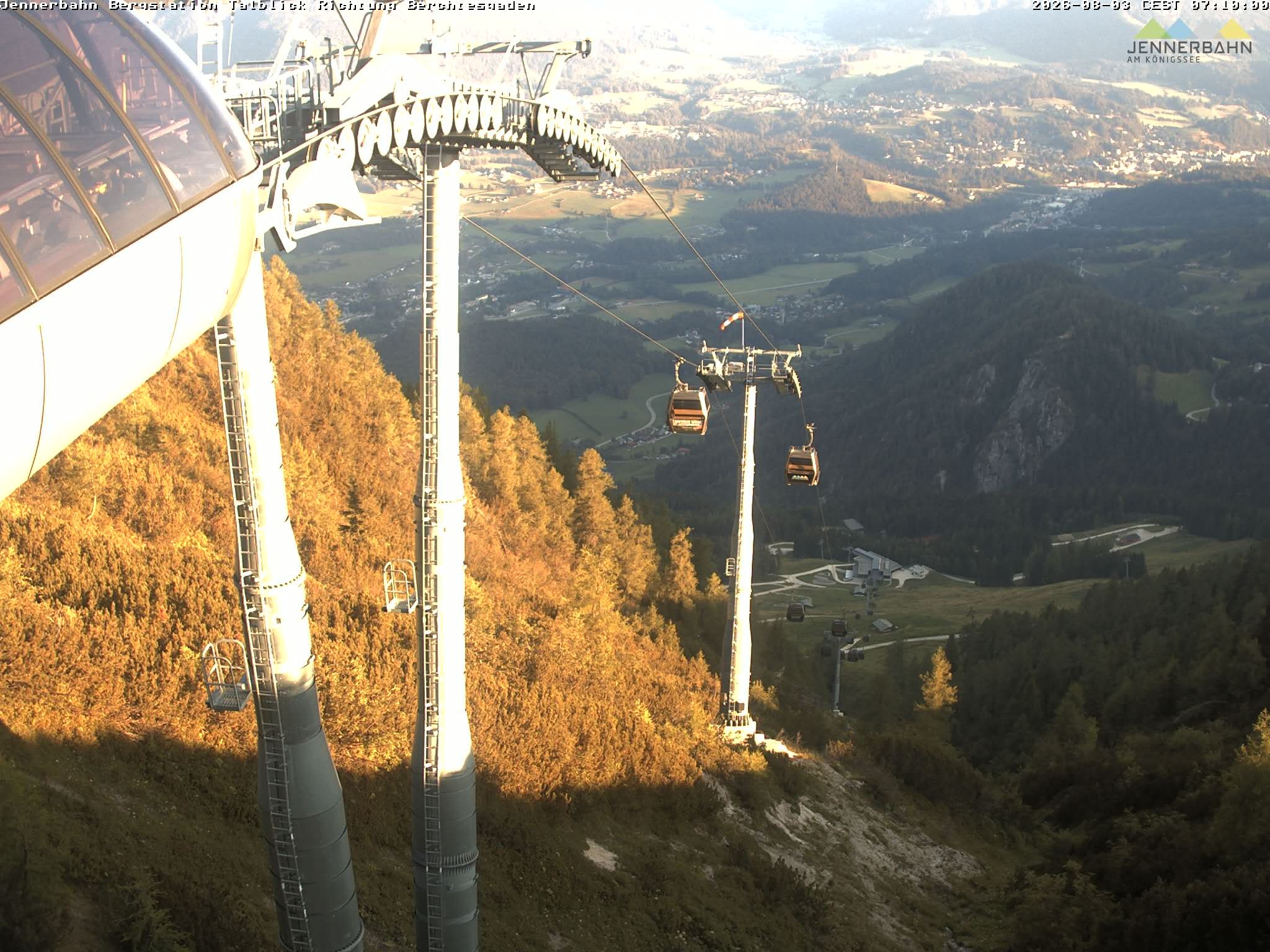 Archiv Foto Webcam Jenner - Blick ins Tal Gondelstation