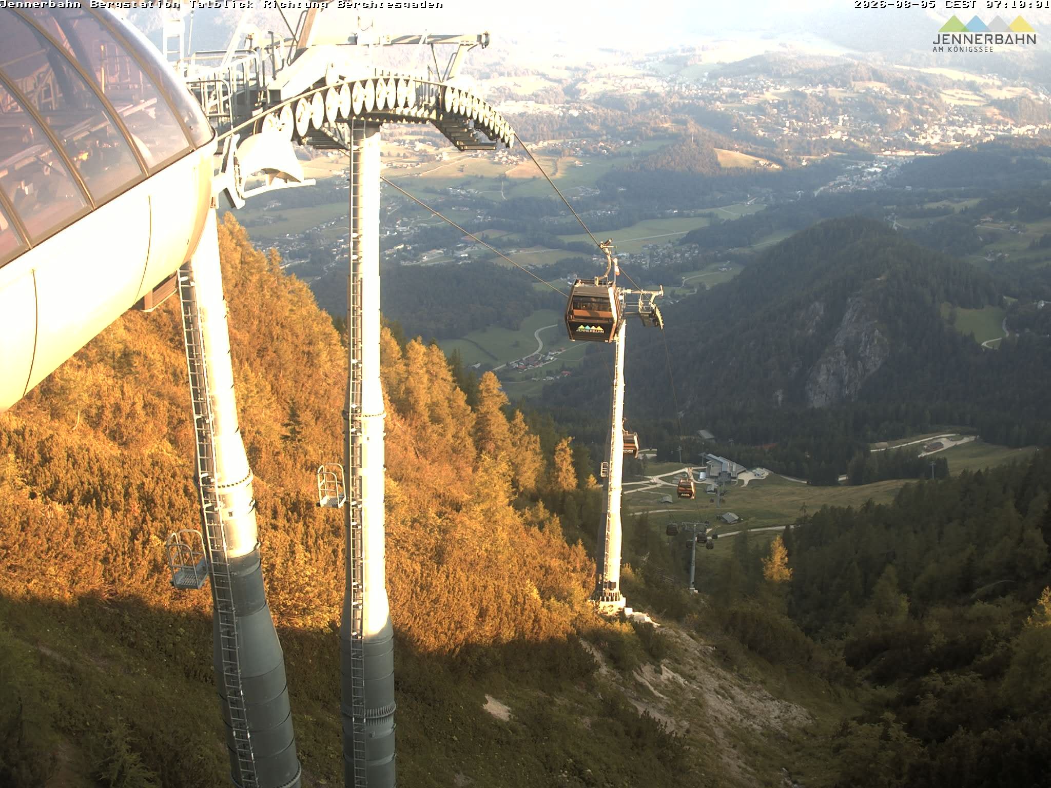 Archiv Foto Webcam Jenner - Blick ins Tal Gondelstation