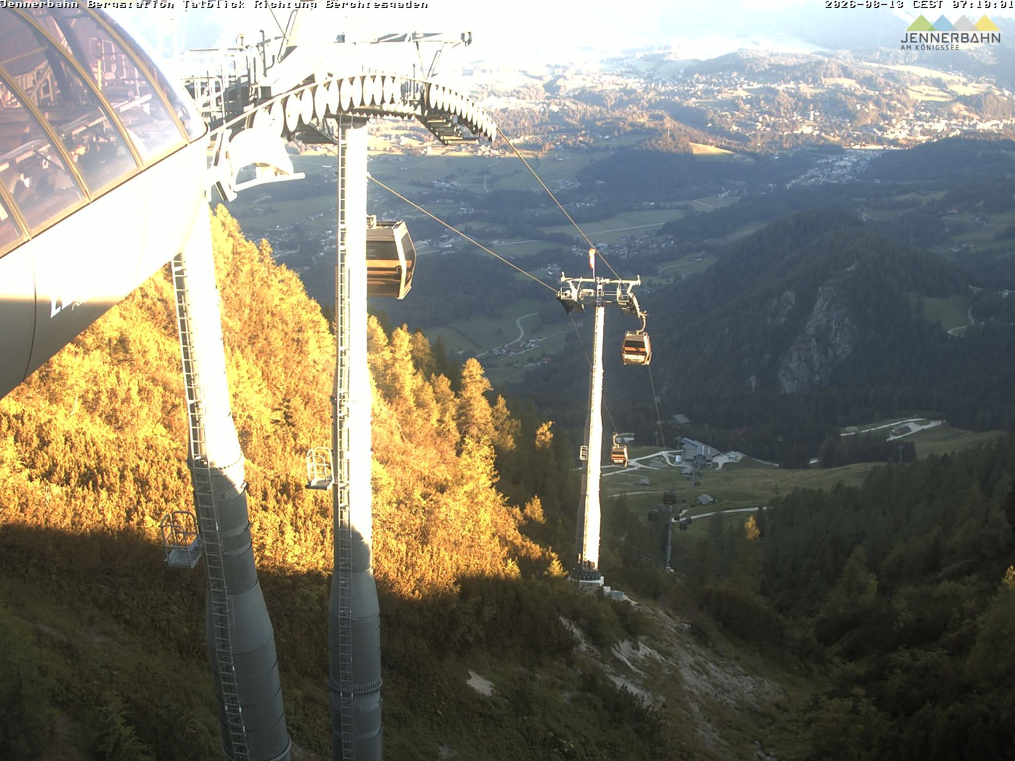 Archived image Webcam Jenner mountain - Valley View Cable Car