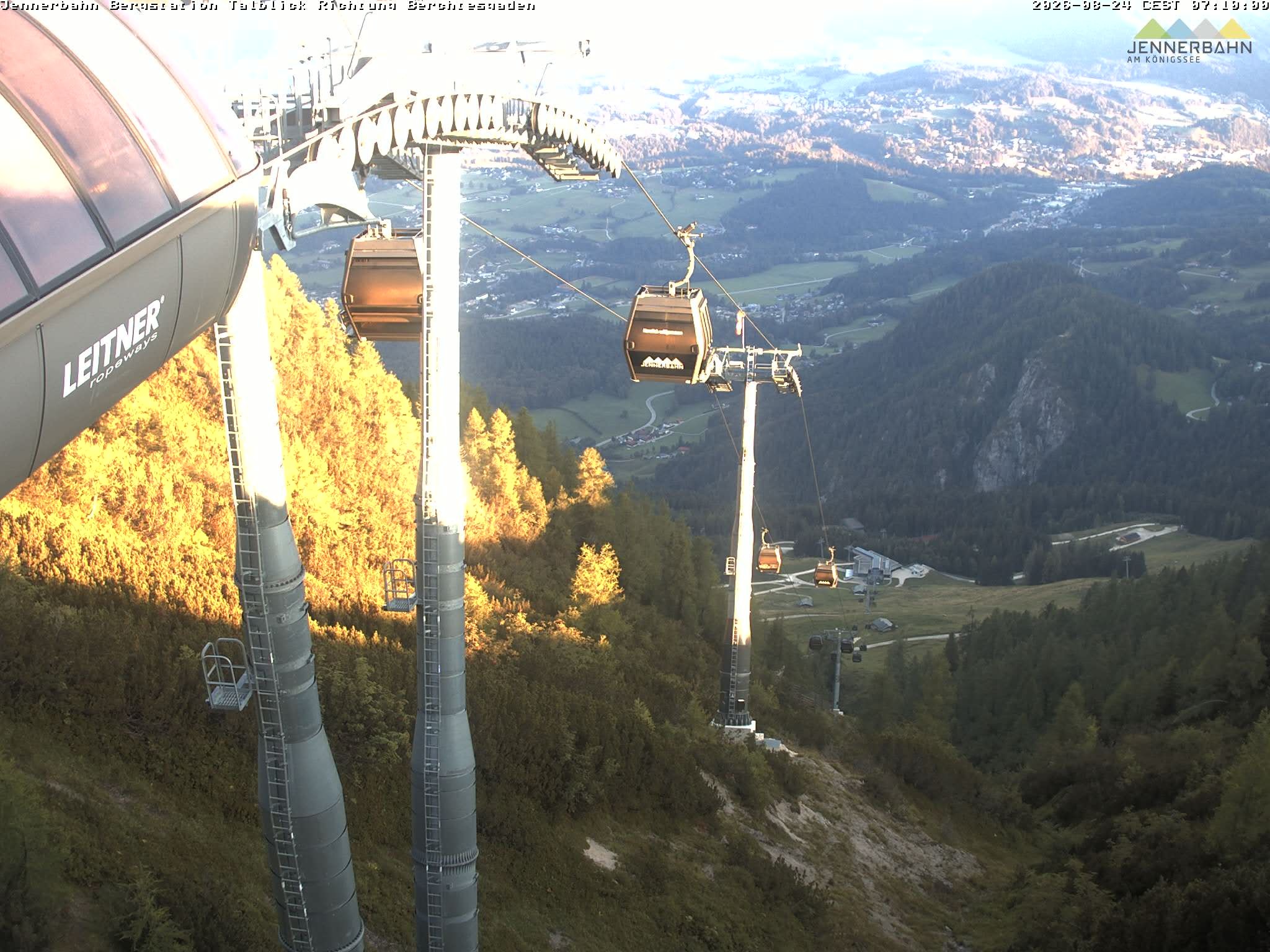Archiv Foto Webcam Jenner - Blick ins Tal Gondelstation