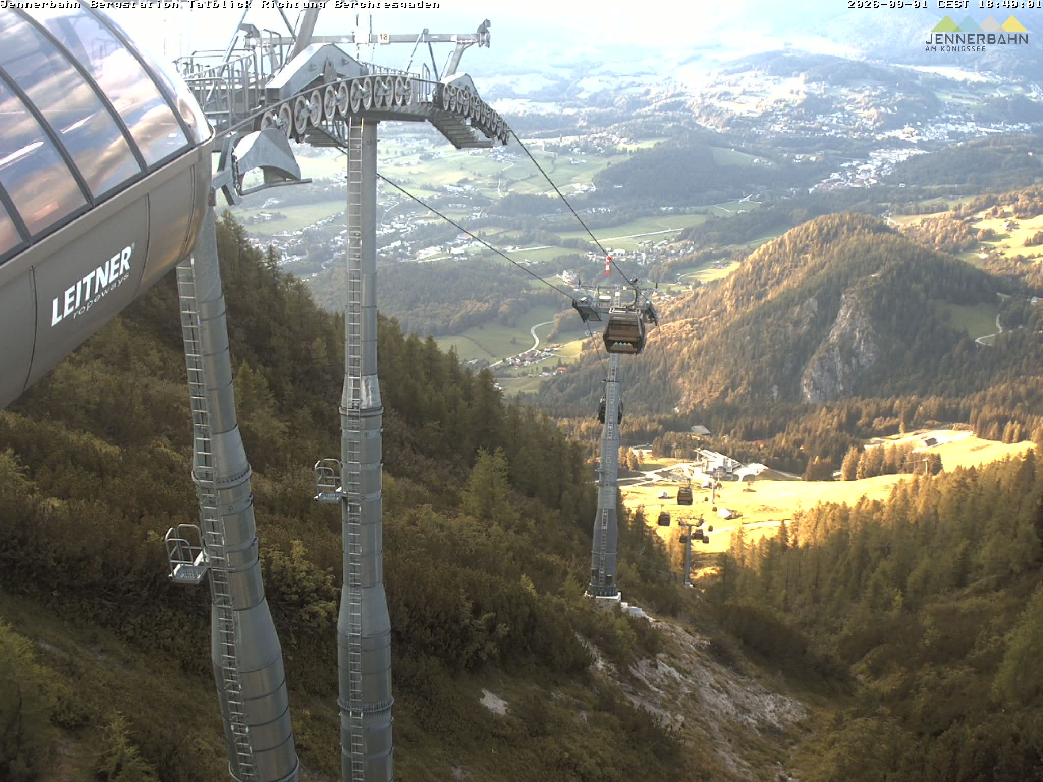 Archiv Foto Webcam Jenner - Blick ins Tal Gondelstation