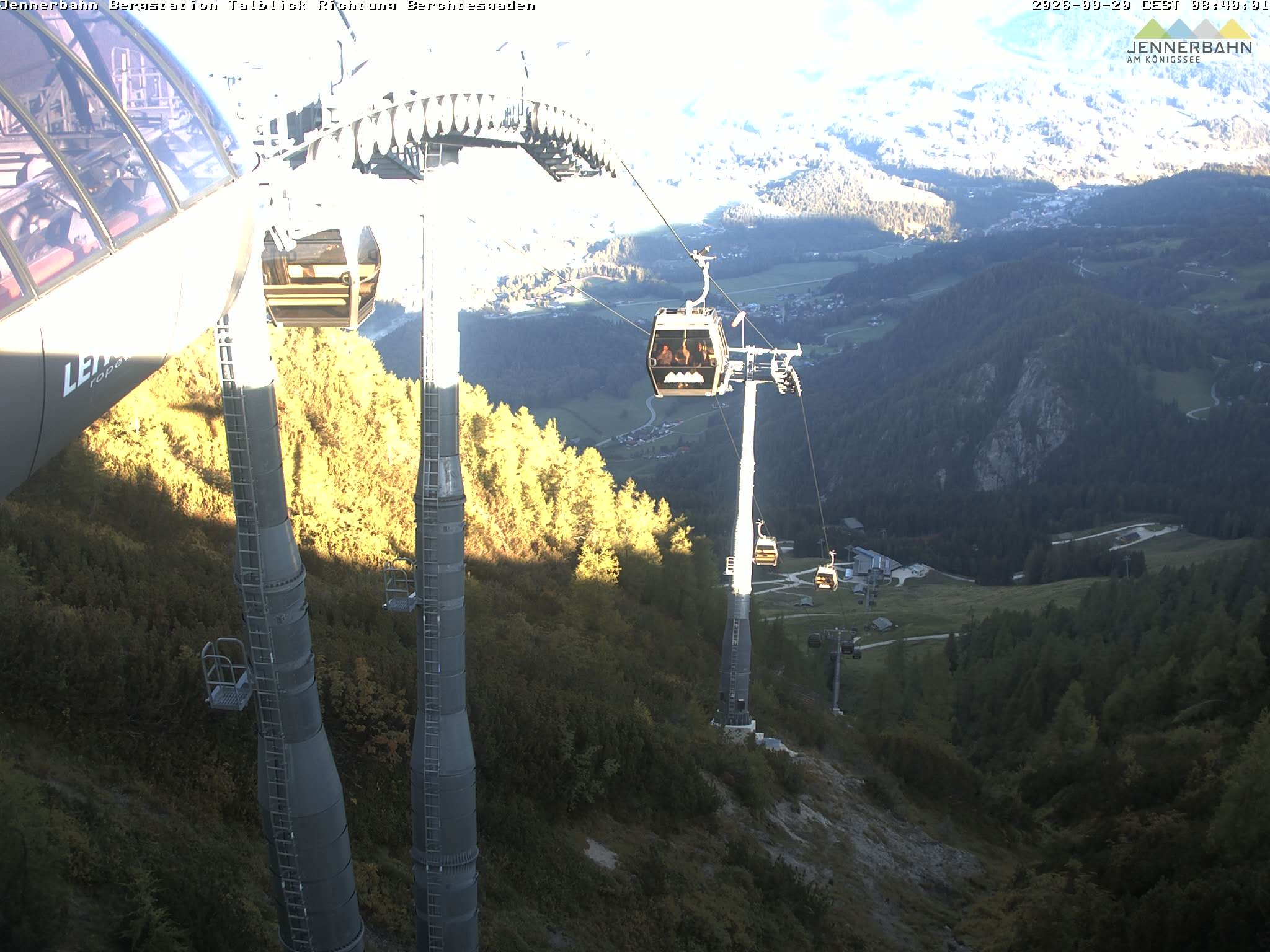 Archiv Foto Webcam Jenner - Blick ins Tal Gondelstation