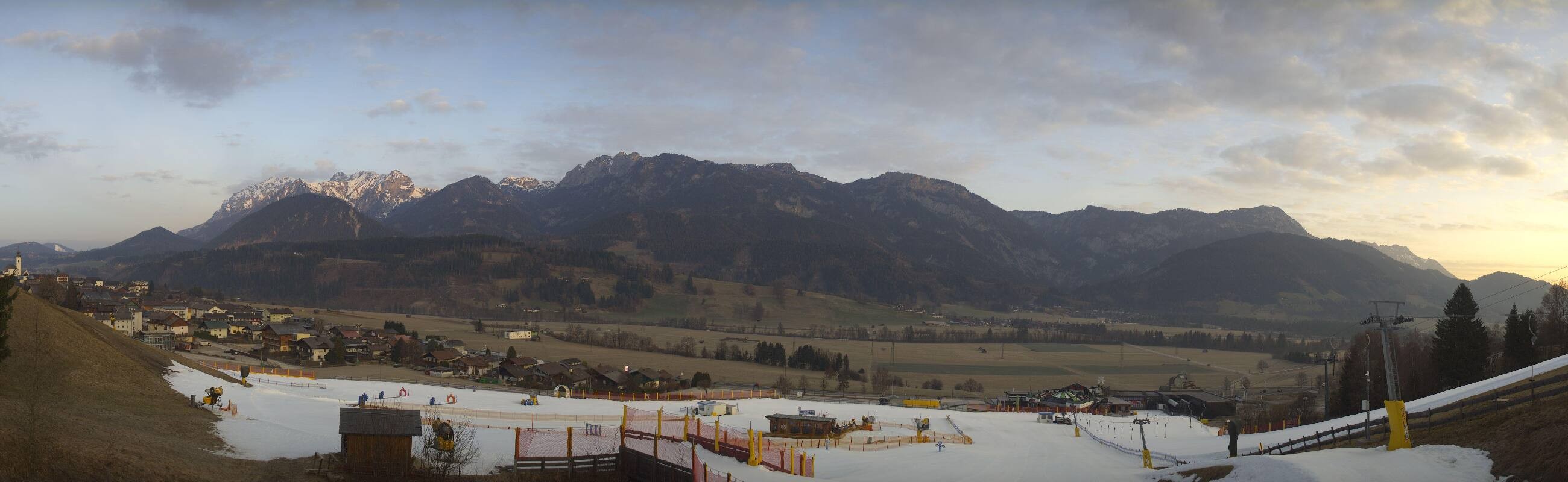 Archiv Foto Webcam Hauser Kaibling - Talstation 8er Gondelbahn