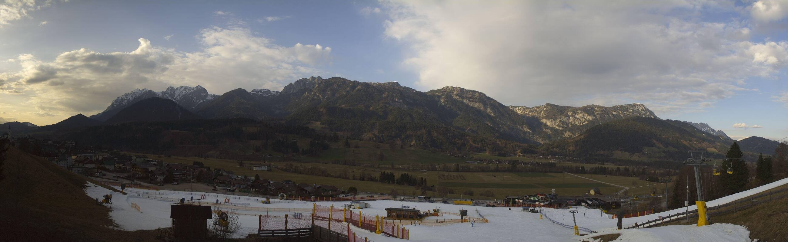 Archiv Foto Webcam Hauser Kaibling - Talstation 8er Gondelbahn