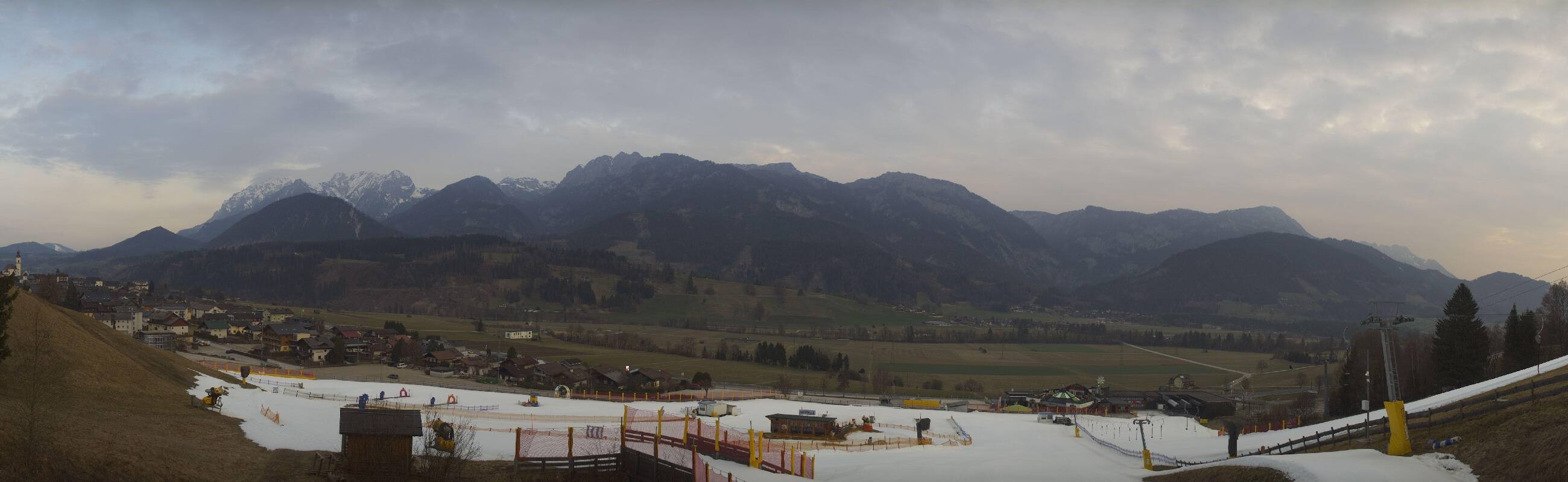 Archiv Foto Webcam Hauser Kaibling - Talstation 8er Gondelbahn