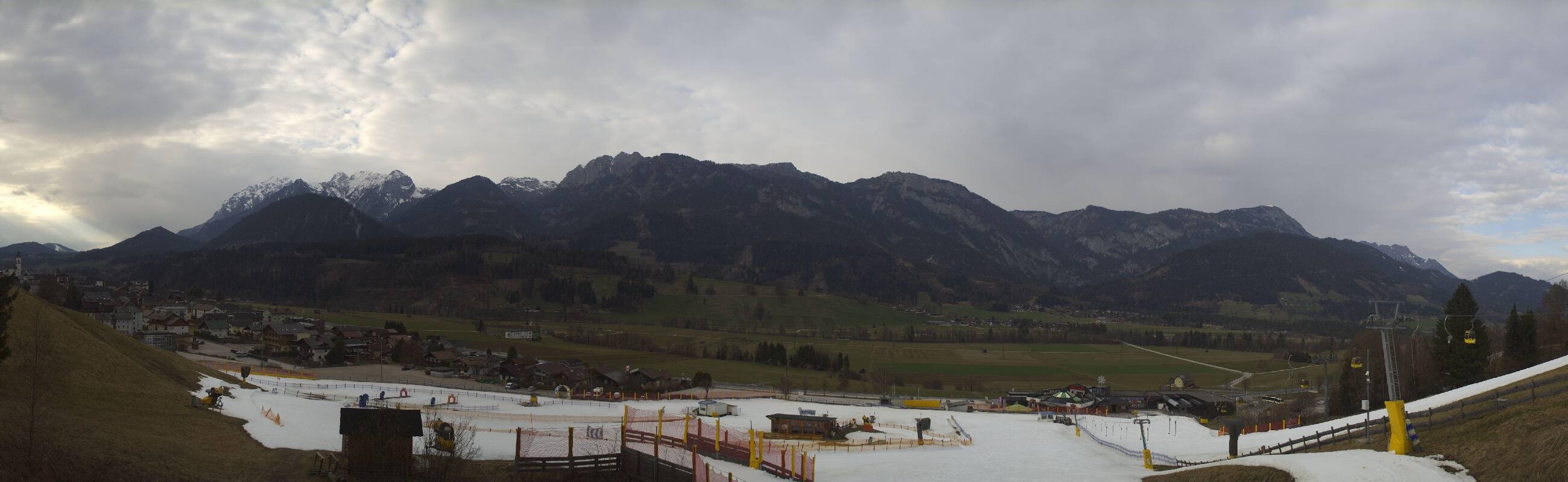 Archiv Foto Webcam Hauser Kaibling - Talstation 8er Gondelbahn