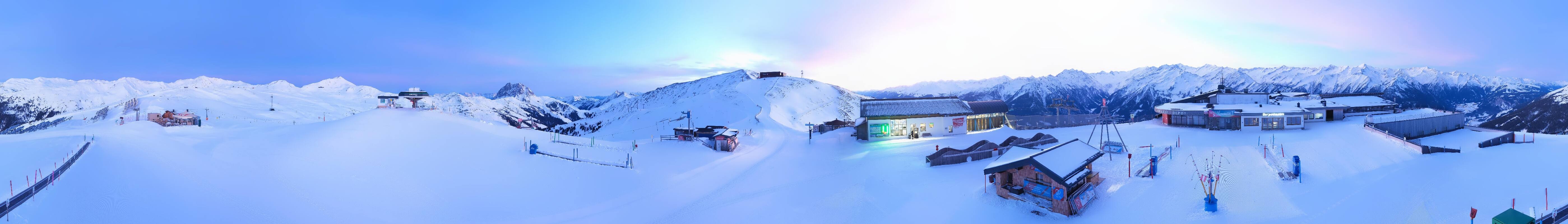 Archived image Webcam Wildkogel-Arena: Wildkogel gondola