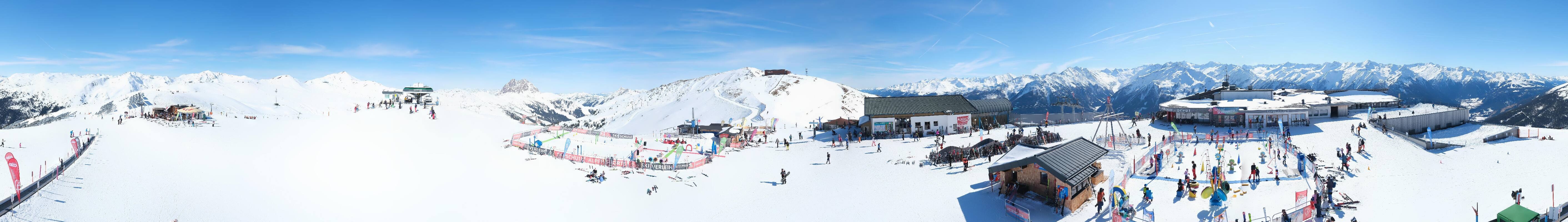 Archived image Webcam Wildkogel-Arena: Wildkogel gondola