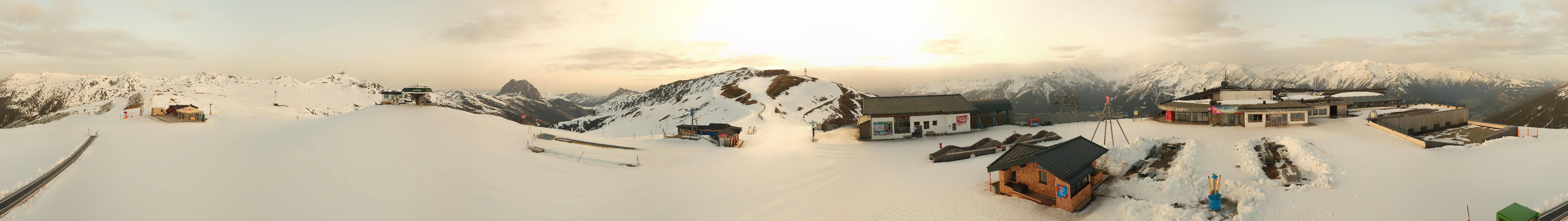 Archiv Foto Webcam Wildkogel-Arena: Ausblick Wildkogelbahn Bergstation