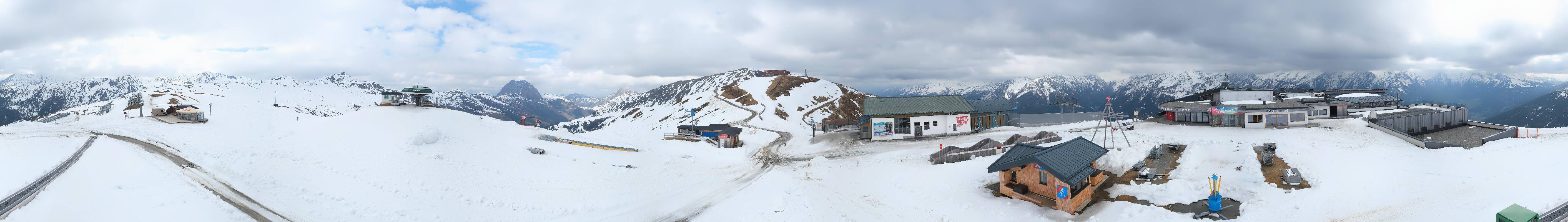 Archived image Webcam Wildkogel-Arena: Wildkogel gondola