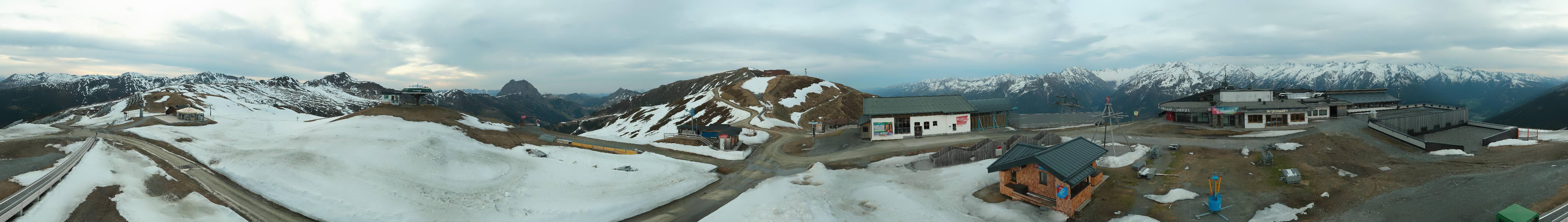 Archived image Webcam Wildkogel-Arena: Wildkogel gondola