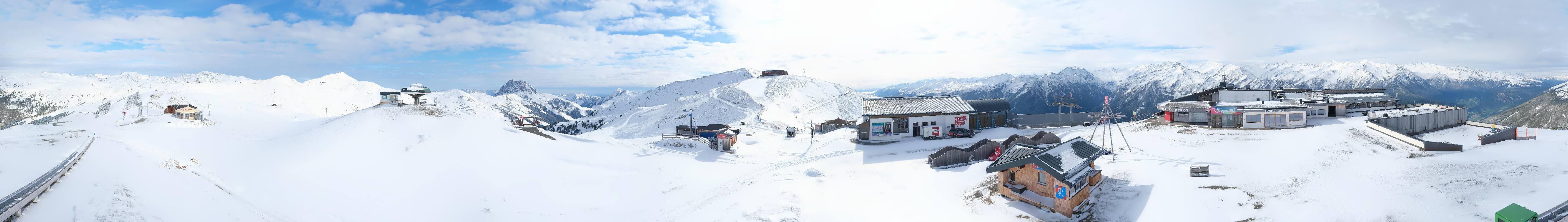 Archived image Webcam Wildkogel-Arena: Wildkogel gondola