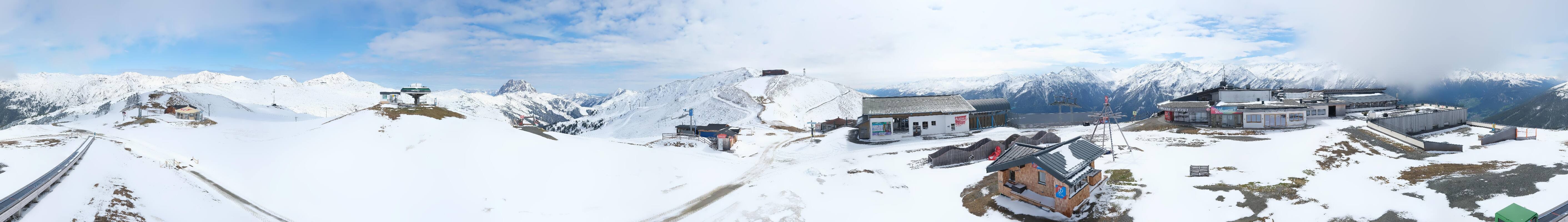 Archived image Webcam Wildkogel-Arena: Wildkogel gondola