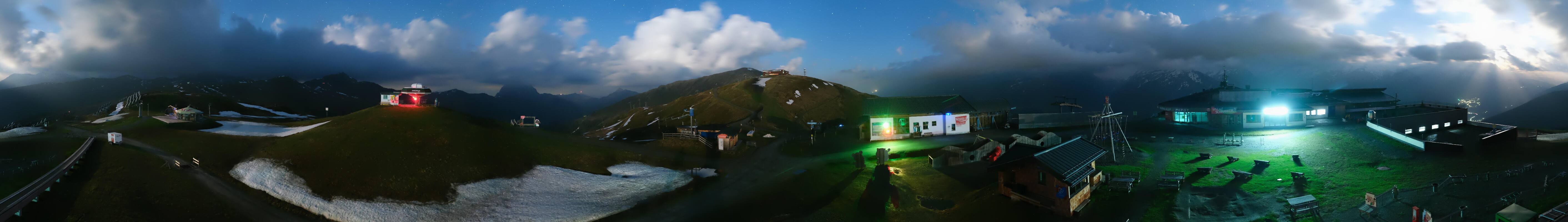 Archived image Webcam Wildkogel-Arena: Wildkogel gondola