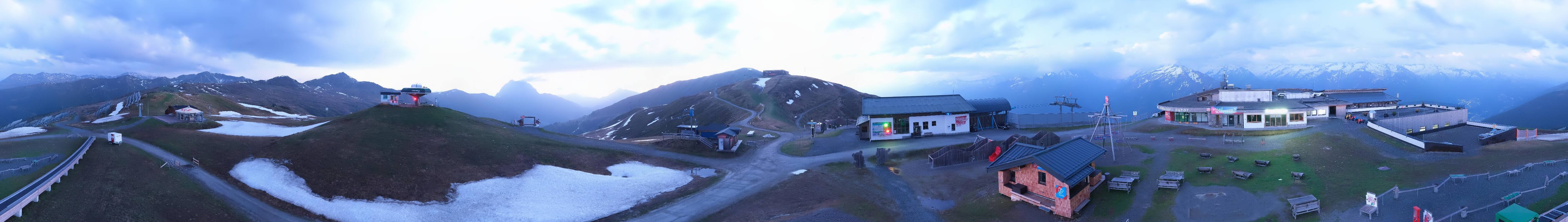 Archived image Webcam Wildkogel-Arena: Wildkogel gondola