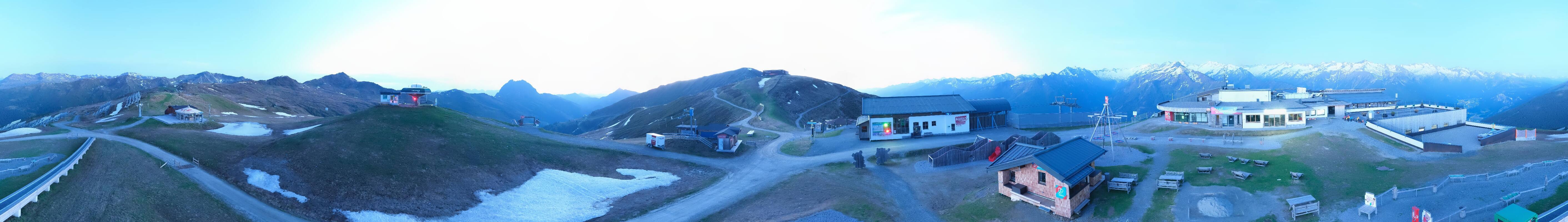 Archived image Webcam Wildkogel-Arena: Wildkogel gondola