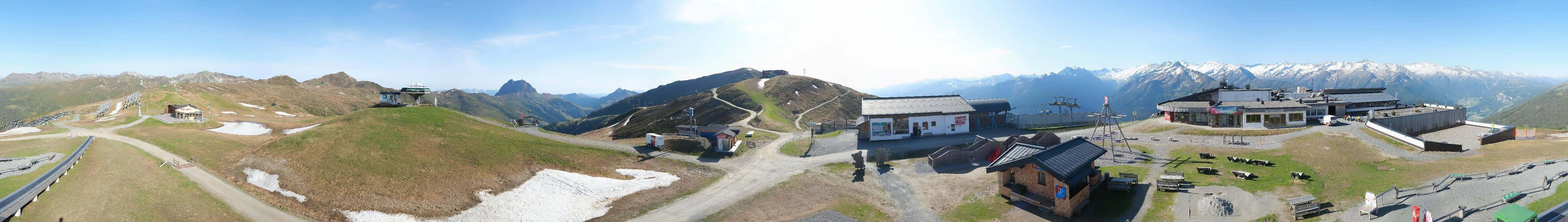 Archived image Webcam Wildkogel-Arena: Wildkogel gondola