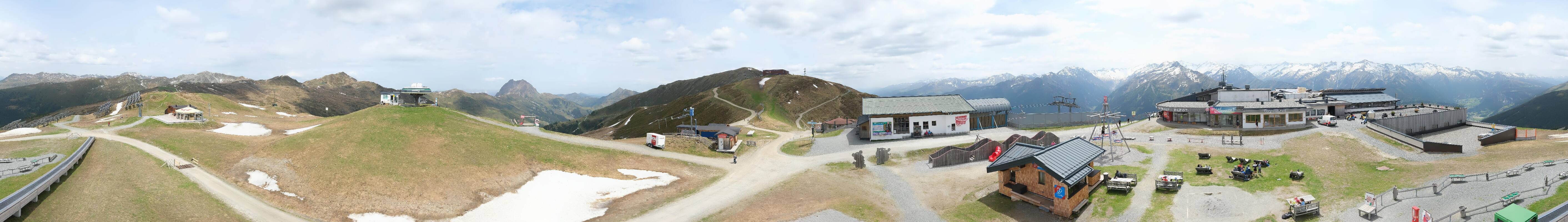 Archived image Webcam Wildkogel-Arena: Wildkogel gondola