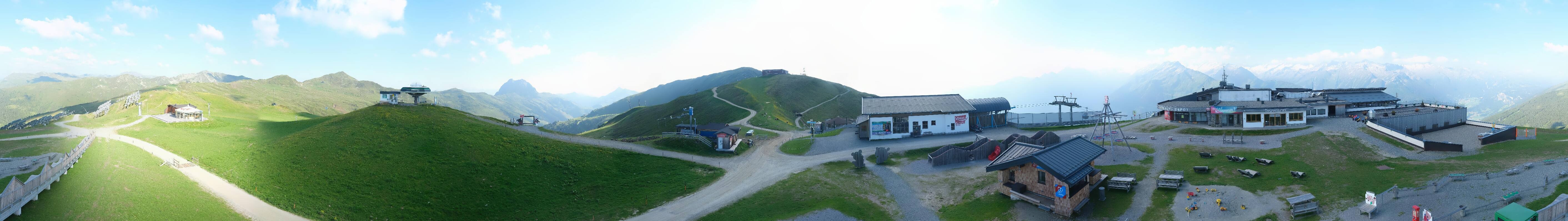 Archived image Webcam Wildkogel-Arena: Wildkogel gondola