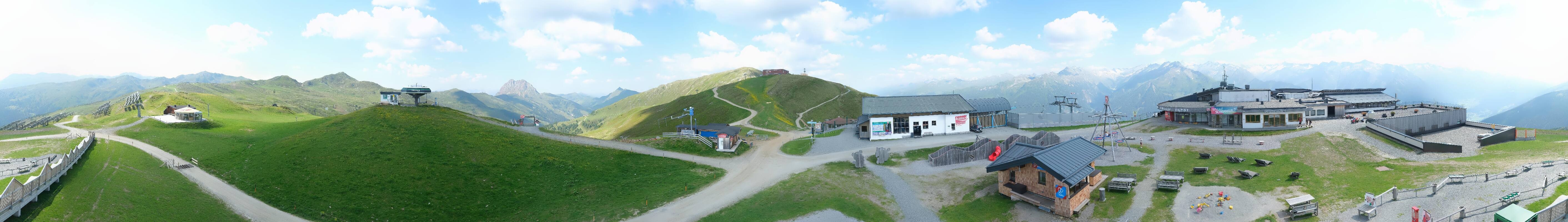 Archived image Webcam Wildkogel-Arena: Wildkogel gondola