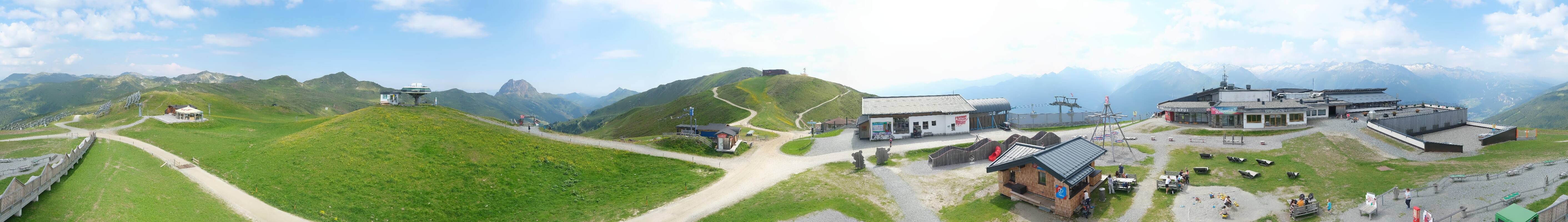 Archived image Webcam Wildkogel-Arena: Wildkogel gondola
