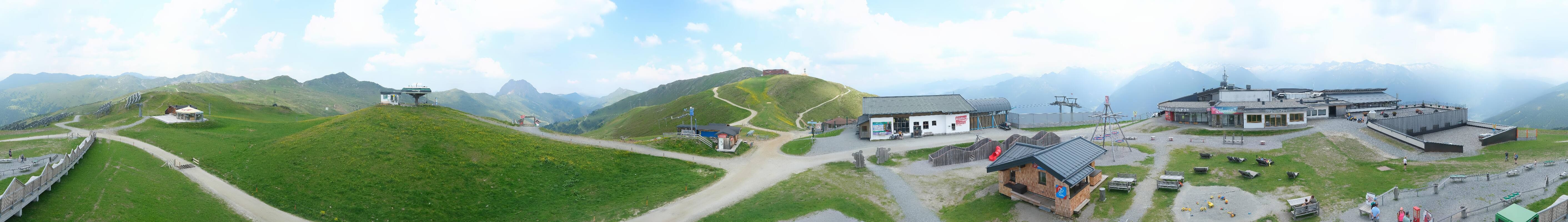 Archived image Webcam Wildkogel-Arena: Wildkogel gondola
