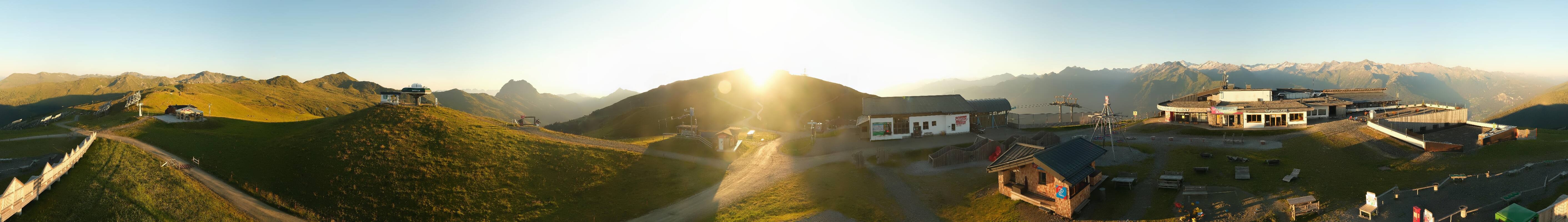 Archived image Webcam Wildkogel-Arena: Wildkogel gondola