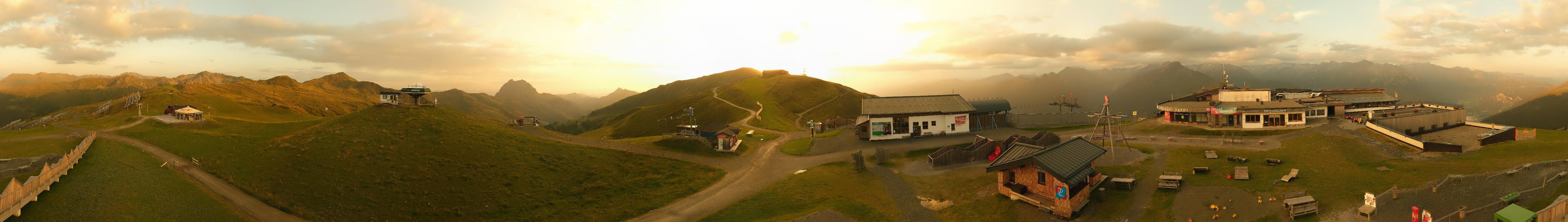 Archived image Webcam Wildkogel-Arena: Wildkogel gondola