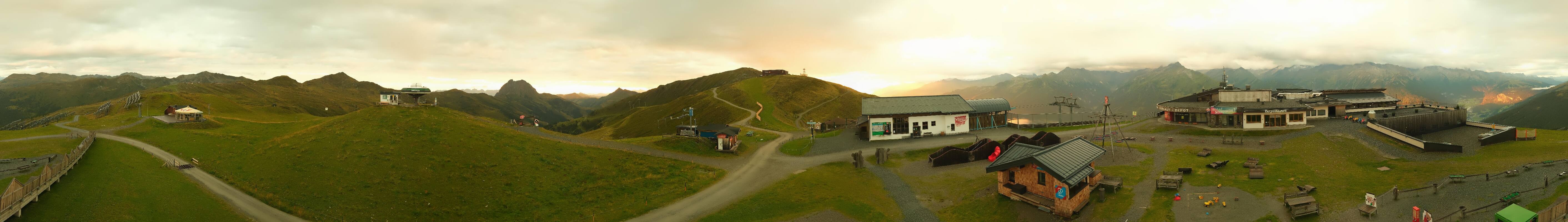 Archived image Webcam Wildkogel-Arena: Wildkogel gondola