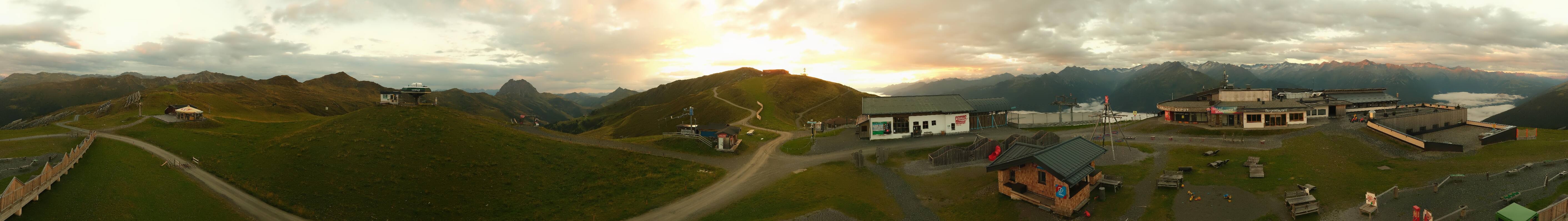 Archiv Foto Webcam Wildkogel-Arena: Ausblick Wildkogelbahn Bergstation