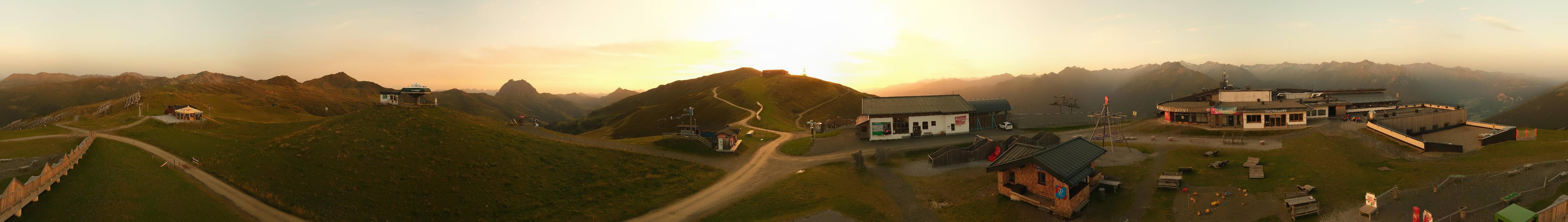 Archived image Webcam Wildkogel-Arena: Wildkogel gondola