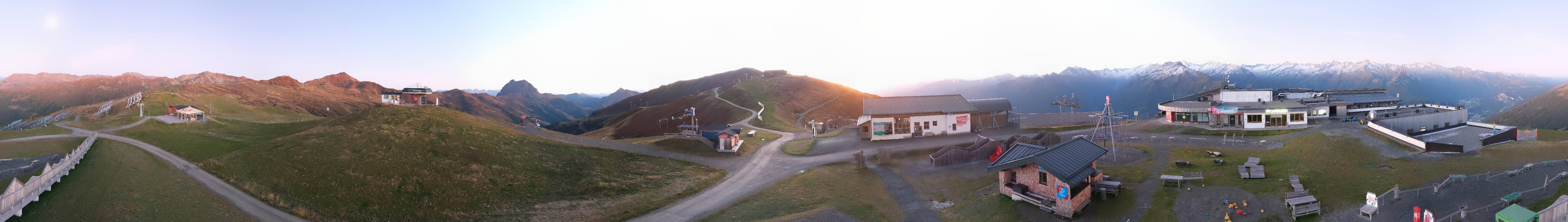 Archived image Webcam Wildkogel-Arena: Wildkogel gondola