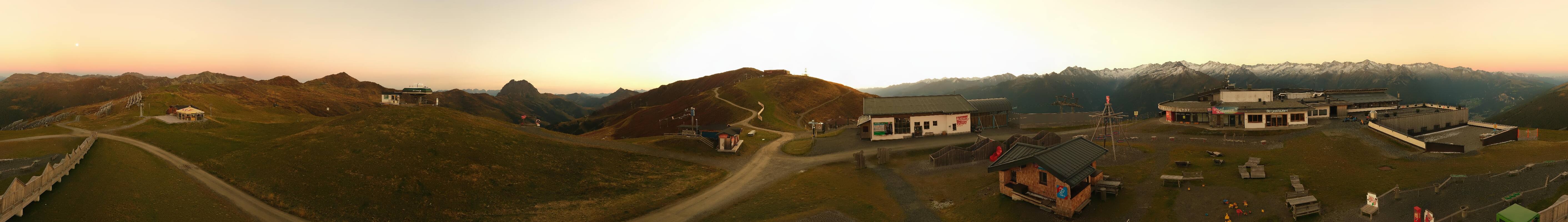 Archived image Webcam Wildkogel-Arena: Wildkogel gondola